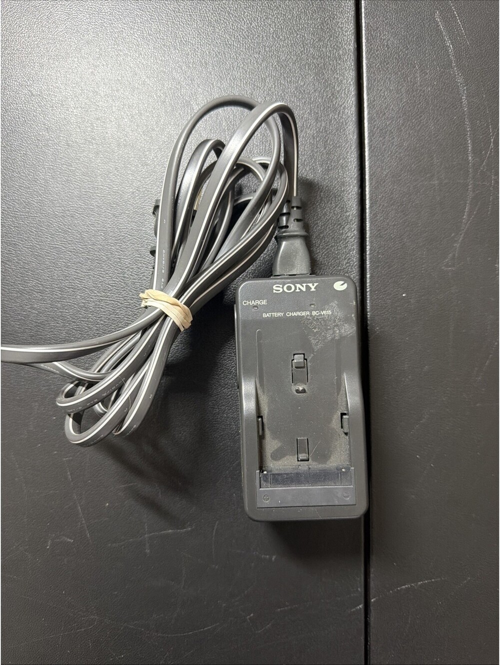 Sony BC-V615 Battery Charger - For Sony NP-F Series - TESTED